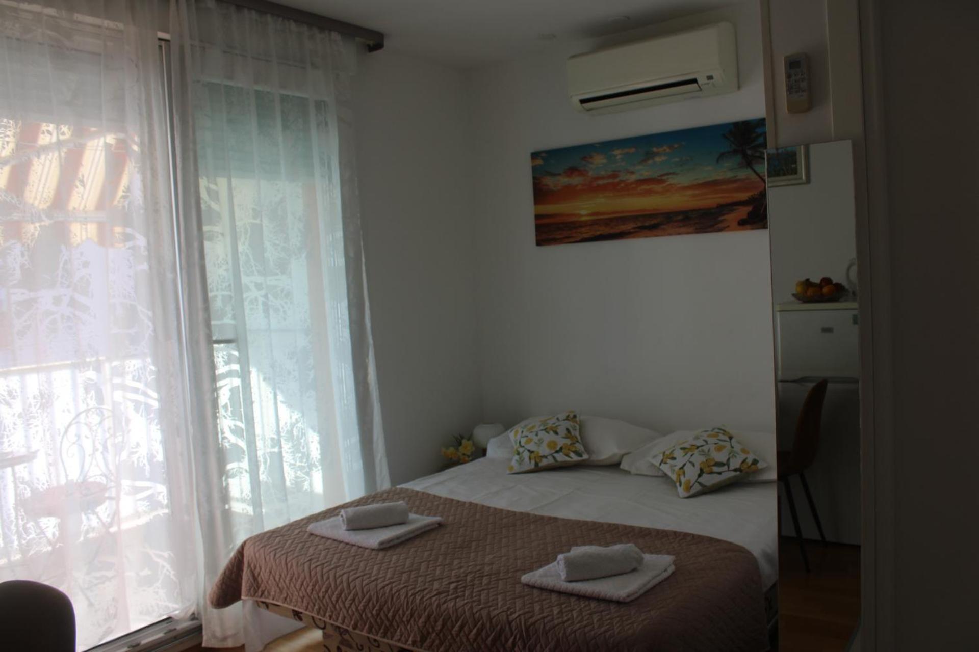Studio Teuta - Private Parking Split Bagian luar foto