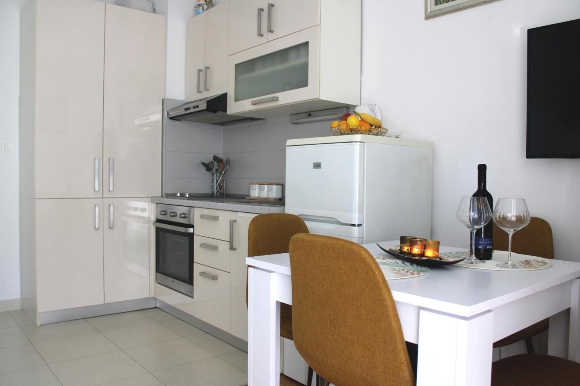 Studio Teuta - Private Parking Split Bagian luar foto
