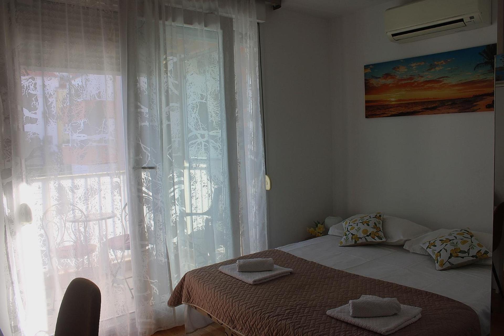 Studio Teuta - Private Parking Split Bagian luar foto