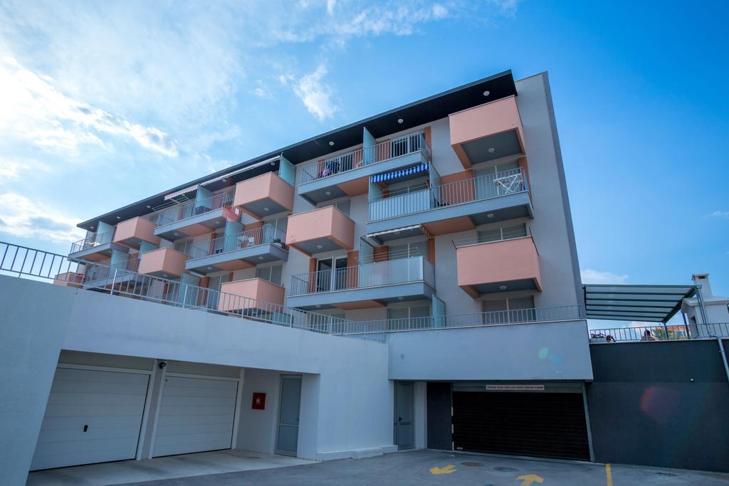 Studio Teuta - Private Parking Split Bagian luar foto